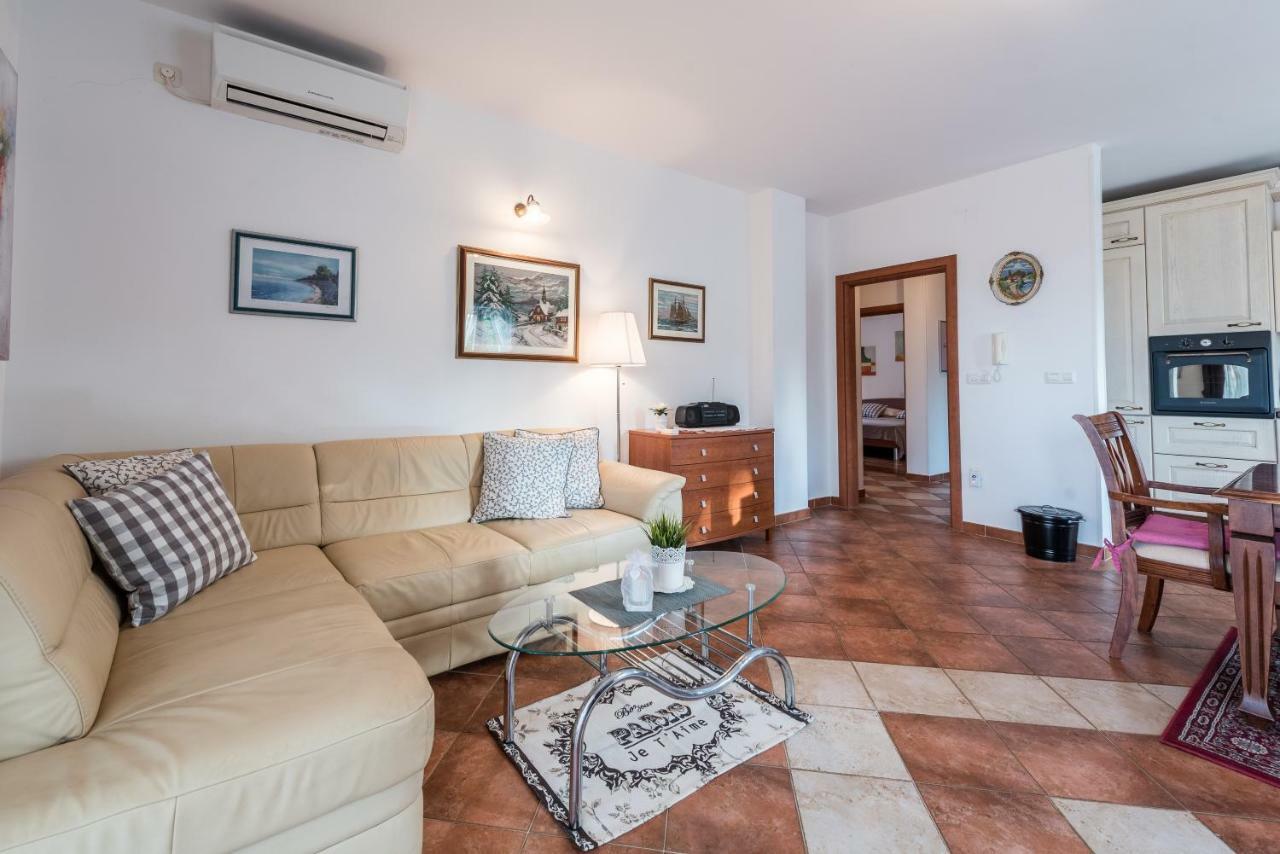 Apartments Jelavic Sutomiscica Extérieur photo